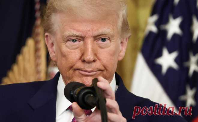 Трамп словами «что-то может произойти» оценил ситуацию на Ближнем Востоке. Президент заявил, что израильтяне «дали понять, что возможен масштабный конфликт» с Ираном. По этой причине США выводят часть персонала с Ближнего Востока, рассказал Трамп
