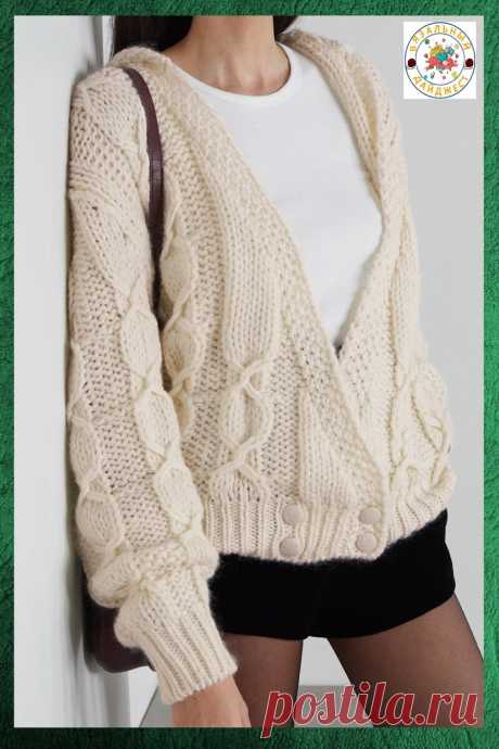 ФАКТУРНОЕ ПОЛОТНО! НОВЫЙ ВЗГЛЯД НА КОСЫ В БЕЛОМ КАРДИГАНЕ С КАПЮШОНОМ ОТ SAINT LAURENT. | ВЯЗАЛЬНЫЙ ДАЙДЖЕСТ | Яндекс Дзен