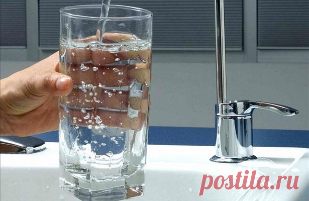 Онкологи: питьевая вода может вызвать рак груди Причиной рака молочной железы может стать очищенная питьевая вода. К такому выводу пришли испанские ученые из Барселонского института глобального здравоохранения (ISGlobal). Ряд проведенных исследований позволил установить прямую связь между потреблением питьевой воды и развитии раковых клеток в организме человека, сообщает. При этом речь идет лишь о той воде, которая предварительно прошла несколько этапов агрессивной очистки […]