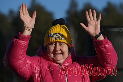 Губерниев назвал Вяльбе преступницей из-за травм лыжниц на Спартакиаде. Телекомментатор Дмитрий Губерниев отреагировал на массовый завал лыжниц в гонке в рамках зимней Спартакиады учащихся. Он назвал преступниками людей, принявших решение о проведении гонки и заявил, что они должны ответить перед законом. По его словам, гонка проходила по биатлонной трассе в противоход.