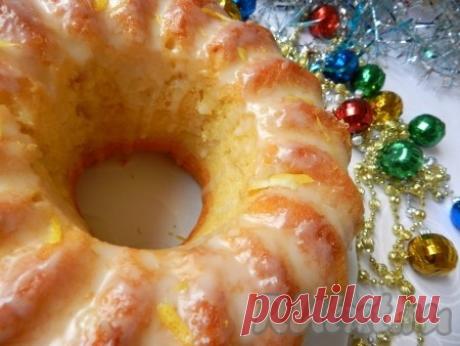 Рецепт апельсинового кекса - рецепт с фото Ароматный апельсиновый кекс с лёгкой восточной ноткой шафрана - изысканная выпечка, приготовленная из доступных продуктов по достаточно простому рецепту. Вкус этого лакомства вряд ли оставит кого-то равнодушным. Удивите своих близких замечательной выпечкой. Ингредиенты