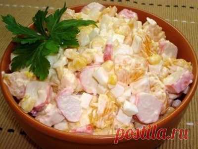 Салат с крабовыми палочками и апельсинами