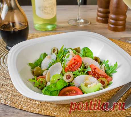 Салат из печеной курицы с оливками и горчичной заправкой на Вкусном Блоге Сегодня будет еще один рецепт-помощник для утилизации остатков еды. На этот раз под раздачу попали куриные грудки, которые остались у меня после запекания целой курицы. Заправка для этого салата – винегрет с двумя видами горчицы – дижонской и зернистой. Для большей ароматики я добавила в заправку еще и немного ворчестера,…