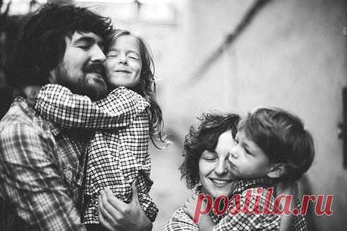 Жить надо ради тех, кому ты нужен постоянно, а не временно!