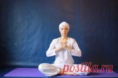 Медитация для исцеления от всех болезней | Кундалини йога в Москве | Кундалини йога для начинающих | Школа Кундалини йоги ВЕНЕРА | k-yoga.ru Йоги используют эту наипростейшую практику для возвышения, а также для баланса энергий в теле и излечения всех болезней. Эта медитация работает с Вайю – сиддхи. Она активизирует естественные силы организма, что позволяет человеку стать более здоровым, сильным и выносливым.