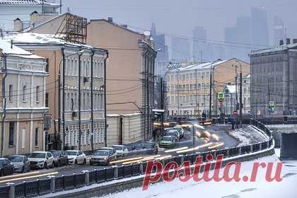 Названы районы Москвы с самыми быстрорастущими ценами на жилье. Замоскворечье оказалось районом с самым ликвидным первичным жильем в историческом центре Москвы, опередив Центральный административный округ (ЦАО). Эксперты объясняют эту динамику выходом на рынок нового делюкс-квартала и переизбытка предложения элитного жилья на Якиманке и в Хамовниках.