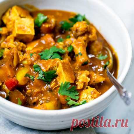 Пряная Индия: рецепты карри | Дело вкуса Пульс Mail.ru Индия знаменита своей контрастностью. На относительно небольшом участке удается совместить традиционные обычаи и современность. Рецепт приготовления классического карри - острого блюда с мясом.
