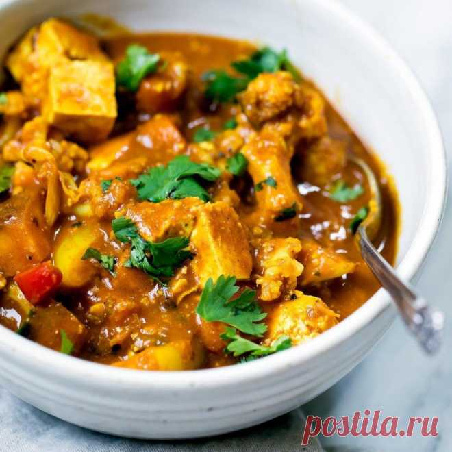 Пряная Индия: рецепты карри | Дело вкуса Пульс Mail.ru Индия знаменита своей контрастностью. На относительно небольшом участке удается совместить традиционные обычаи и современность. Рецепт приготовления классического карри - острого блюда с мясом.