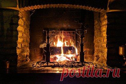 Жена случайно сожгла спрятанную в камине заначку мужа. Житель Италии боялся грабителей и решил спрятать облигации государственного займа на крупную денежную сумму в дымоход. Он забыл о деньгах и вспомнил о них только после того, как не знавшая о заначке жена разожгла камин на Рождество. Мужчина чуть не потерял сознание, когда осознал, что произошло.