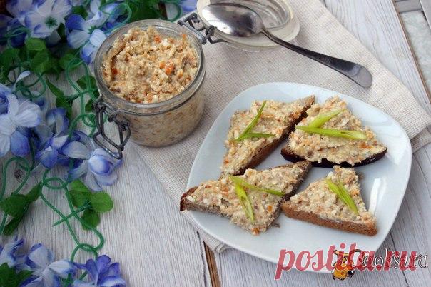 Намазка для бутербродов из сельди "Нежная" Намазка для бутербродов из сельди "Нежная"- это простая в приготовлении, вкусная закуска, которая будет уместна и в будни, и в праздники. Будерброды с такой намазкой хороши к завтраку, а на праздничный стол можно с ней приготовить канапе, волованы или маленькие тарталетки.