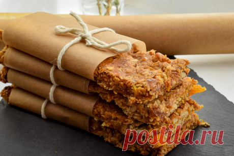Овсяные батончики с сухофруктами - СделаемВкусно.ру Овсяные батончики с сухофруктами — питательно, вкусно и полезно. А вы никогда не думали, что их можно приготовить дома, самостоятельно?