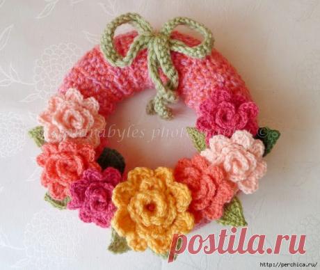 Венок с розами для декора