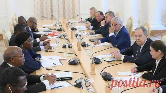 Россия рассмотрит обращения Мозамбика по обороноспособности