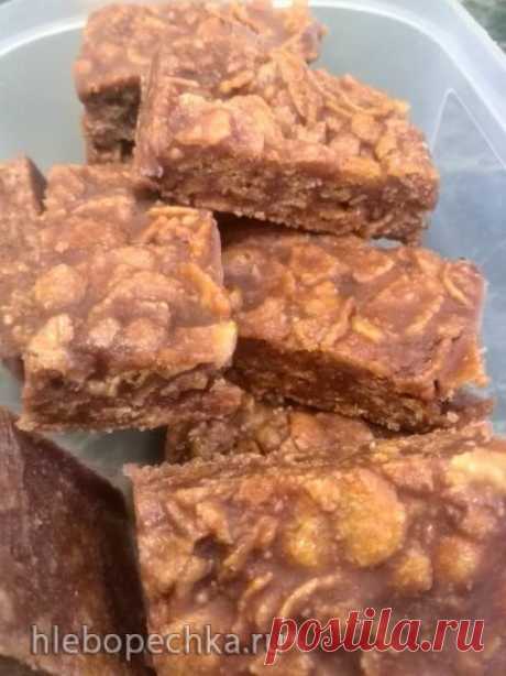 Арахисовые хрустящие батончики с шоколадом и кукурузными хлопьями