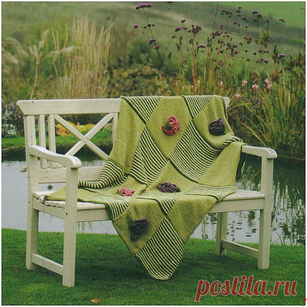 ВЯЖЕМ СПИЦАМИ И КРЮЧКОМ ПЛЕД С ЦВЕТАМИ..