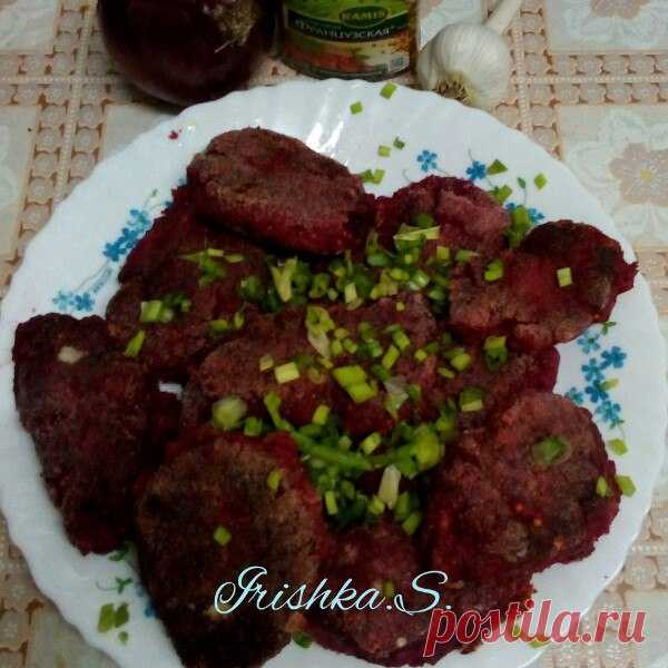 ГРЕЧНЕВЫЕ КОТЛЕТКИ СО СВЕКЛОЙ. Автор фото-рецепта Ирина Сафонова 
Ингредиенты✓✓✓ 
Гречка(отварная) 300гр 
Отварная свекла 1штука (большая) или как у меня, 4 штуки маленькие 
Чеснок 3 зубка 
Лук репка 1штука (большая) 
Горчица обыкновенная или как у меня дижонская 2ст ложки ,если русская горчица 1 ст л 
Соль ,перец по вкусу 

Приготовление✓✓✓ 
Отварить гречку и свеклу. Лук репчатый пожарить на растительном масле. Гречку пробить в блендере вместе с луком, свеклу натереть на ...