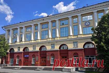 Ректора российского университета заподозрили в фиктивном зачислении абитуриентов