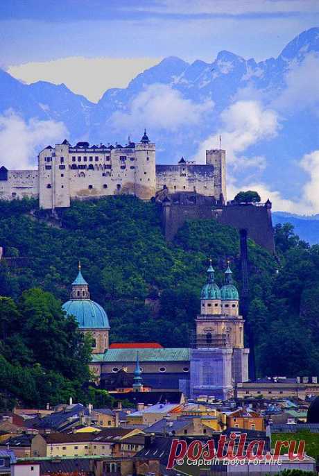 Lucia Oller приколол(а) это к доске Castles and Palaces Around the Wo…