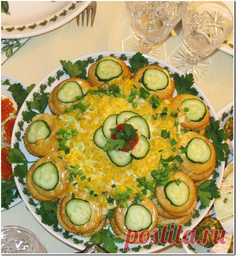 Салат-торт крекерный.Вкуснятина!