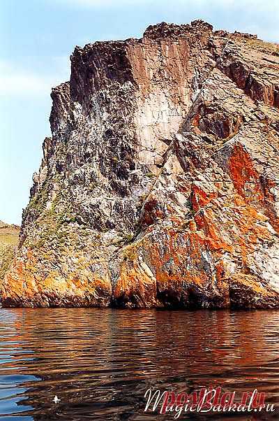 Байкал, остров Ольхон, утес Кобылья Голова.