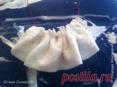 одежда из ваты и салфеток прошить, проклеить и стянуть