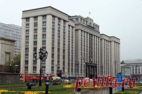 В РФ могут упростить получение страховых выплат для ИП в случае больничного. Поправки могут внести в закон «Об обязательном социальном страховании на случай временной нетрудоспособности и в связи с материнством».