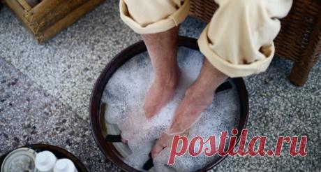 Он опустил ноги в воду с содой на несколько минут. Не знала, что это работает! Скажу вам честно — я влюблена в соду. И я не знаю...