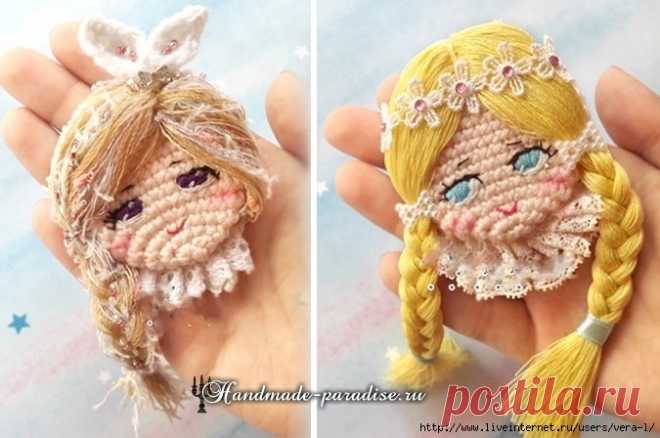Детская брошка крючком — куколка амигуруми