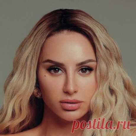 Anna Asti (Анна Дзюба) – биография и карьера