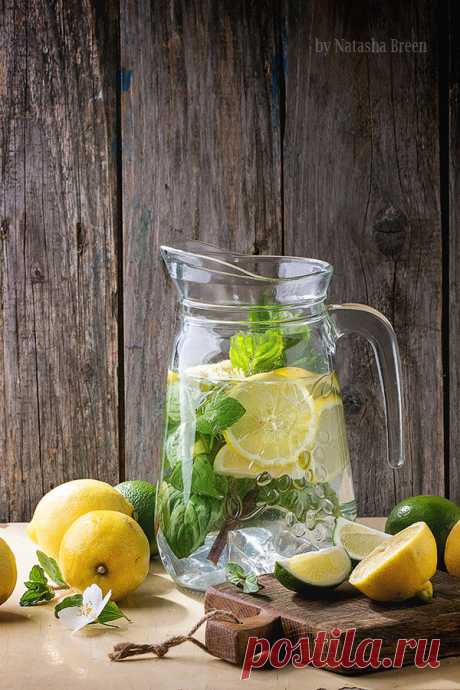 Pitcher of Lemonade / 500px