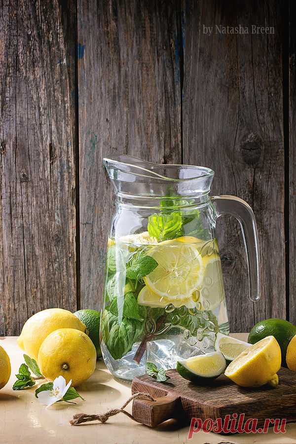 Pitcher of Lemonade / 500px