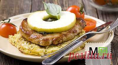 Свиной эскалоп с картофельными оладьями и яблоками - кулинарный рецепт. Миллион Меню