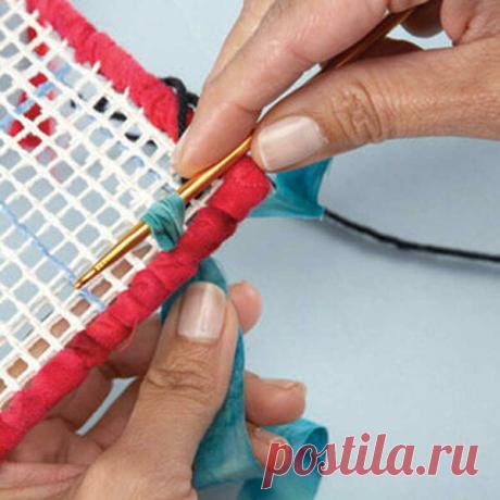 Необычное использование канвы для вышивки. Практично и очень красиво!