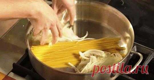 (4) Facebook