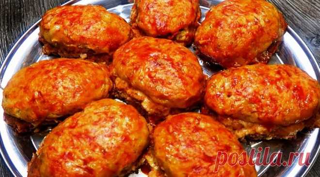 Котлеты-лодочки с картофелем. Сытный и вкусный обед или ужин для всей семьи Сытный и вкусный обед или ужин, который быстро готовится и всегда отлично получается. Для приготовления вам потребуются такие ингредиенты: фарш, 650 г; яйца, 2 шт; лук, 200 г; чеснок, 3 зубчика; соль, перец, паприка; мука, 3 ст.л; масло растительное, 2 ст.л; капуста, 150 г. Для приготовления начинки возьмите: картофель, 780 г; сыр, 100 г; молоко, […]