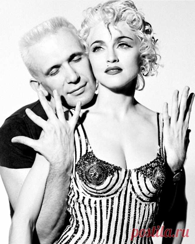 Jean-Paul Gaultier — французский модельер, во многом определивший облик высокой моды 1980-х и 1990-х годов, президент собственного модного дома и компании Jean Paul Gaultier S.A. 

В 2007 году Жан-Поль Готье был удостоен премии Fashion Group International за «слом стереотипов и стирание границ моды»

В 1970 г. в 18 лет был принят на работу в дом моды Пьера Кардена. В 1971 г. работал с Жаком Эстерелем.