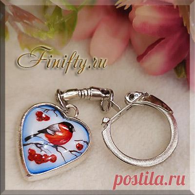 Брелок Сердечко.
Ростовская финифть (горячая художественная эмаль).
https://finifty.ru/catalog/raznoe/podarokfinift
Ассортимент изделий обновляем еженедельно.
Доставка по России Почтой России и СДЭК. 
По Москве курьером.

#нашафинифть #брелок #горячаяэмаль #финифть