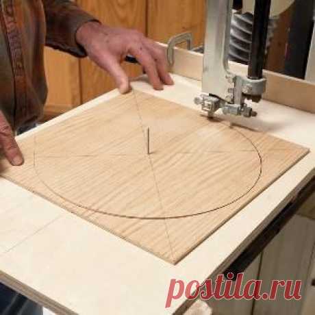 Woodworking: Techniques to Cut Circles With a Band Saw