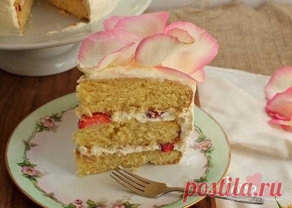 Розовый торт с клубникой и белым шоколадом - Loveeat - социальная сеть кулинаров