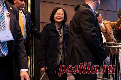 Описана возможная реакция Китая на визит главы Тайваня в США. Визит главы администрации Тайваня Цай Инвэнь в США — это не настолько серьезный инцидент для Китая, каким в свое время был визит бывшего спикера палаты представителей Конгресса США Нэнси Пелоси на остров, убежден китаист Леонид Ковачич. В разговоре с «Лентой.ру» он предсказал возможную реакцию КНР.