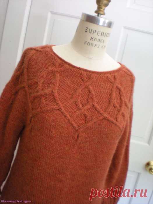 Cabled Yoke Pullover by Norah Gaughan- Knitting Magazine 081, October 2010