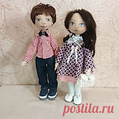 Вот такие майские дети сегодня вышли в свет. Майя и Кирюша. Рост Майи 33 см, а Кириши 35 см. Одежда и обувь съемная. Надеются найти любящую мамочку.