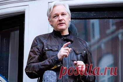 В Бразилии призвали встать на защиту Ассанжа. Президент Бразилии Луис Инасиу Лула да Силва призвал встать на защиту основателя WikiLeaks Джулиана Ассанжа. Ему грозит экстрадиция в США, пишет РИА Новости. По мнению президента Бразилии, заключение основателя WikiLeaks «идет вразрез с защитой демократии и свободы прессы».