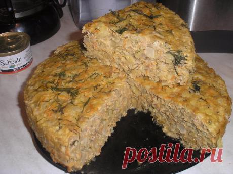 Капустная запеканка с овсяной мукой в МУЛЬТЕ.

Мелко порезанная капуста 600 г
1 крупная морковь
150 г йогурта натурального,или сметаны
3 зубчика чеснока
1 луковица
500 г куриного мяса прокрутить(можно любое мясо или готовый  фарш)
3-4 яйца(крупных 3 яйца)
2 граненых стакана овсяных хлопьев,перемолоть хлопья в кофемолке
соль 1 ст ложка
1-2 шт красного сладкого перца
Любая зелень,специи по вкусу
Черный молотый перец
Сливочное масло для смазки чаши мультиварки