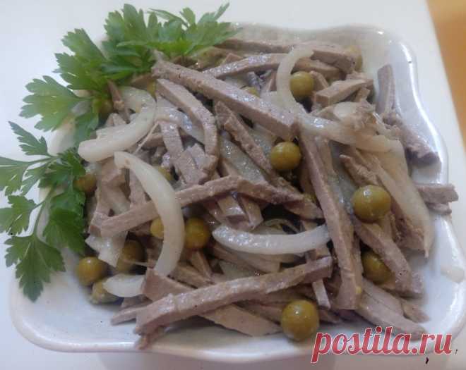 Салат из печени с зеленым горошком и маринованным луком. Вкусный рецепт без майонеза. | Кулинарные рецепты