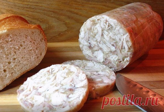 Никакой мороки. Берите пластиковую бутылку и приступайте к готовке аппетитного зельца 

Ингредиенты:Курица на 1,5-1,8 кг80-100 г грецких орехов25 г желатина2-3 зубчика чеснокасоль, перец
Приготовление:
Курицу порежьте небольшими кусочками, посолите и поперчите. Сложите в сковородку с т…