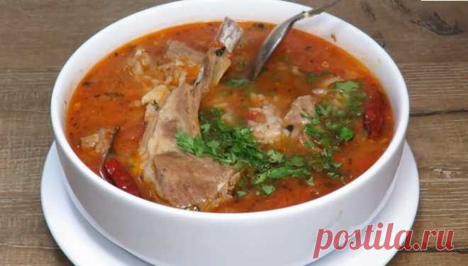 Ароматный суп Харчо с мясом по рецепту дяди Зураба Сытный и очень вкусный!


Ингредиенты:

Говядина на косточке — 800 г
Рис — 0.5 стакана
Томатная паста (или томаты протёртые без кожи) — 200 г
Лук — 2 большие головки
Чеснок — 2 зуб.
Приправа для харчо…