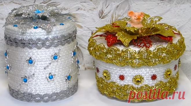 Шкатулка своими руками с символом 2019 года: отличный подарок Наполняем шкатулку, сделанную своими руками, конфетами! Главное, набраться терпения при оклеивании, потому что на словах это быстро, а на деле – немного дольше. Рассказать – это еще не значит, сделать! Но согласитесь, поделка того стоит! Подарок своими руками всегда ценится дороже!