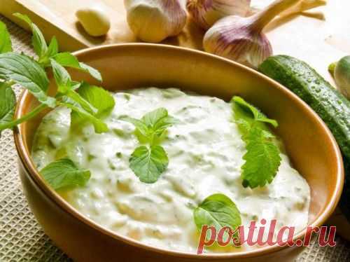 Рецепты низкокалорийных соусов из йогурта / Простые рецепты