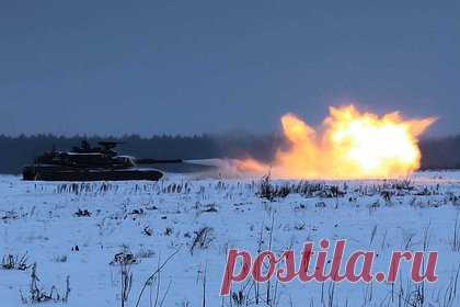 В США заявили о бессмысленности поставок танков Abrams Украине. Американские танки Abrams, которые поставляются Украине, сложны в использовании и эксплуатации. Следовательно, ВСУ не смогут использовать весь потенциал этой техники и быстро ее лишатся, рассказал экс-разведчик США Скотт Риттер. Украинцы смогут задействовать лишь 20 — 30 процентов боевого потенциала этой системы.